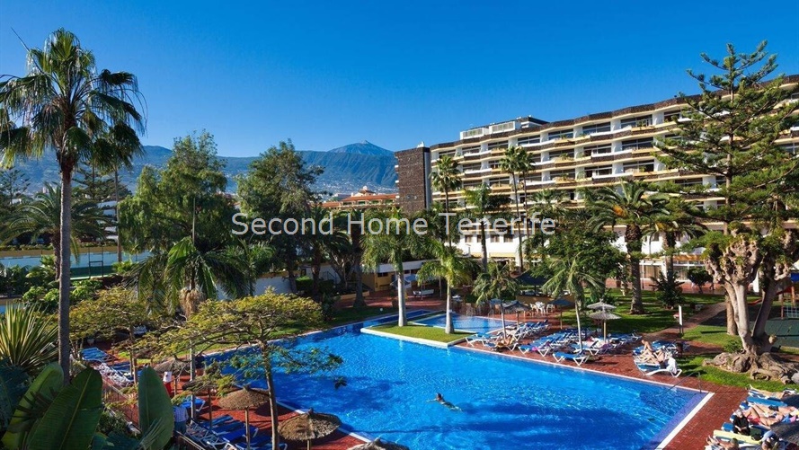 Apartments-Puerto-de-la-Cruz-Pool-Area-Tenerife